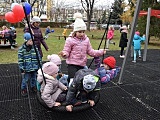 Nowy plac zabaw przy SP 2 w Świdnicy