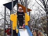 Nowy plac zabaw przy SP 2 w Świdnicy