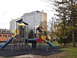 Nowy plac zabaw przy SP 2 w Świdnicy
