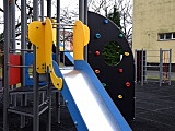Nowy plac zabaw przy SP 2 w Świdnicy