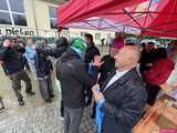 [WIDEO/FOTO] 6. Świdnicki Bieg Papieski w strugach deszczu i Festyn Rodzinny w Parku Centralnym