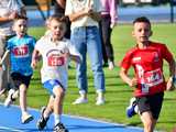 [FOTO] Czas na finał! Zacięta rywalizacja w Świdnickim Czwartku Lekkoatletycznym