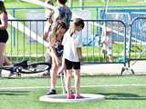 [WIDEO/FOTO] Tysiące baniek, mydlana wyspa i mnóstwo dobrej zabawy. Trwa 8. Mydlany Park Festiwal w Żarowie