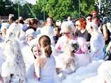 [WIDEO/FOTO] Tysiące baniek, mydlana wyspa i mnóstwo dobrej zabawy. Trwa 8. Mydlany Park Festiwal w Żarowie