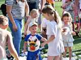 [WIDEO/FOTO] Tysiące baniek, mydlana wyspa i mnóstwo dobrej zabawy. Trwa 8. Mydlany Park Festiwal w Żarowie