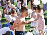 [WIDEO/FOTO] Tysiące baniek, mydlana wyspa i mnóstwo dobrej zabawy. Trwa 8. Mydlany Park Festiwal w Żarowie
