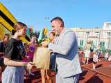 [FOTO] Uczestnicy zajęć w GCKiS Żarów zaprezentowali swoje prace artystyczne