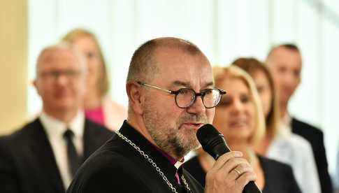 [FOTO] Dziś już nie wyobrażam sobie życia bez Świdnicy. Biskup Waldemar Pytel z tytułem Honorowego Obywatela Miasta