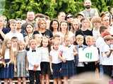 [WIDEO/FOTO] Uczniowie szóstki pożegnali rok szkolny i dotychczasową dyrektor