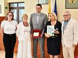 [FOTO] Zakończenie wieloletniej pracy na rzecz miasta i uhonorowanie radnego oraz prezydent
