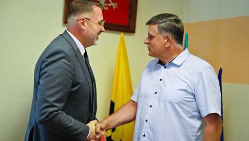 [FOTO] Burmistrz Żarowa z absolutorium. Budowaliśmy wspólnie gminę nowoczesną, solidarną i odpowiedzialną.