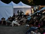 [FOTO] Seanse na leżakach w malowniczej scenerii i dojazd amerykańskim schoolbusem. Ruszył 14. Żarowski Festiwal Filmowy