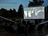 [FOTO] Seanse na leżakach w malowniczej scenerii i dojazd amerykańskim schoolbusem. Ruszył 14. Żarowski Festiwal Filmowy