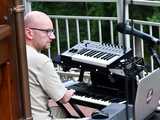 [WIDEO/FOTO] Inauguracja muzycznego cyklu w parkowej scenerii. Na start Muzycznej Altany wystąpił Dariusz Mizidar Miziarski