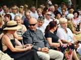 [WIDEO/FOTO] Nastrojowa muzyka w samym sercu kamieniołomu. Koncert Piotra Pawlaka uświetnił niedzielny wieczór w Strzegomiu