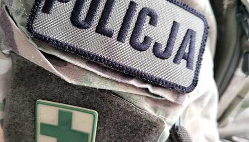 Policjantem nie jest się tylko w mundurze. Funkcjonariusz po służbie pomógł poszkodowanemu rowerzyście