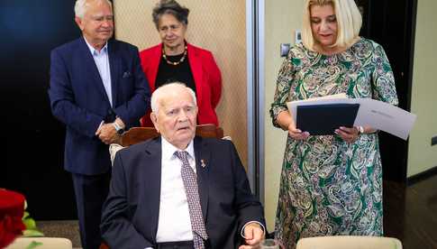 [FOTO] Setne urodziny pana Jana - żołnierza, sybiraka i rzeźbiarza. Poznajcie historię jego życia!