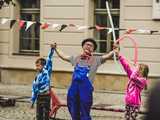 [FOTO] Świdnicki Rynek znów zamienia się w scenę – ruszył 27. Festiwal Teatru Otwartego!