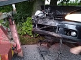 Osobówka uderzyła w drzewo na betonówce