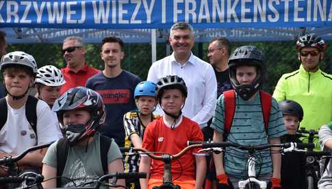[FOTO] Sezon rowerowy w Ząbkowicach Śląskich oficjalnie otwarty! Nie zabrakło specjalnego gościa...