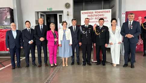 [FOTO] W Ząbkowicach uroczyście nagrodzono i uhonorowano strażaków z naszego powiatu 