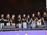 [FOTO] lokalnyFEST! trwa w najlepsze. Patrycja Grzelaczyk-Korchan rozpoczęła niedzielne koncerty Ziębice FEST 2025