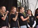 [FOTO] lokalnyFEST! trwa w najlepsze. Patrycja Grzelaczyk-Korchan rozpoczęła niedzielne koncerty Ziębice FEST 2025