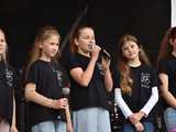 [FOTO] lokalnyFEST! trwa w najlepsze. Patrycja Grzelaczyk-Korchan rozpoczęła niedzielne koncerty Ziębice FEST 2025