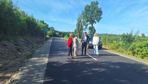 Zakończono przebudowę drogi w Błotnicy. Inwestycja pochłonęła prawie 4 mln złotych [SZCZEGÓŁY/FOTO]